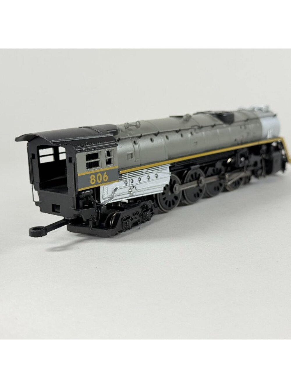 Bachmann Overland HO 4-8-4 Steam Locomotive Union Pacific 806 & Tender Model Tra